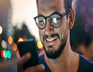 آیا نور کامپیوتر و موبایل به چشم آسیب می زند؟